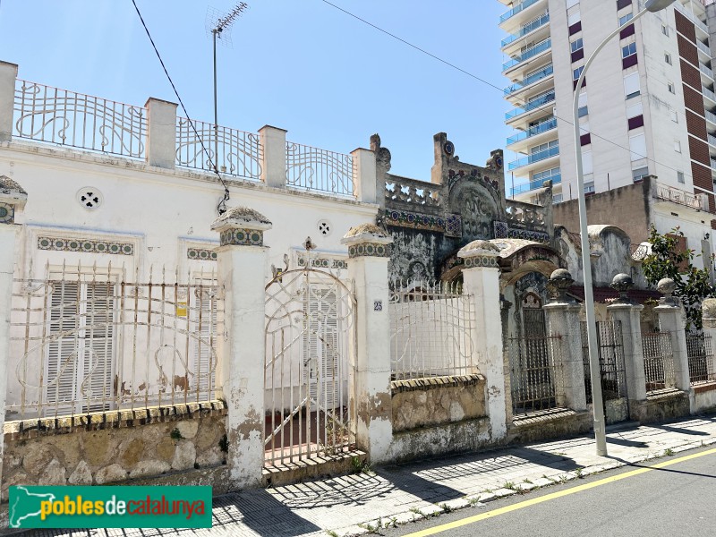 El Vendrell - Villa Torres i veïnes (Foto: Albert Esteves, 2025) El Vendrell - Villa Torres i veïnes