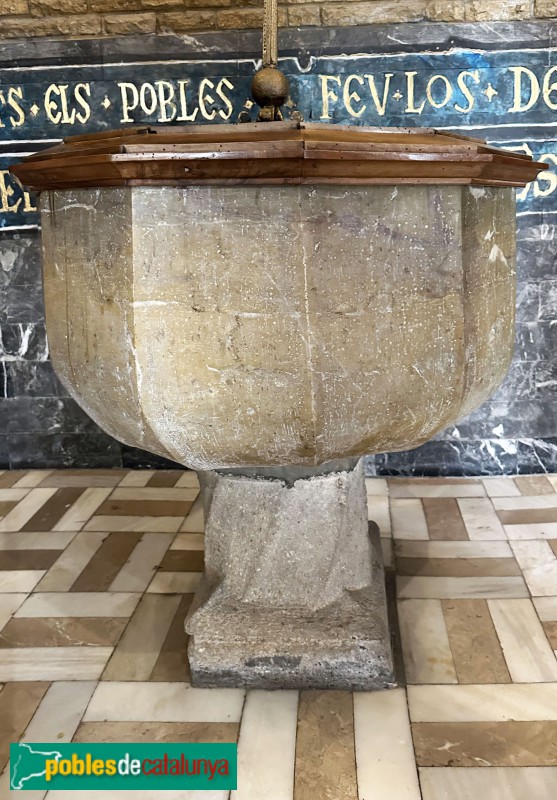 El Vendrell - Església de Sant Salvador. Pica baptismal (Foto: Albert Esteves, 2025) El Vendrell - Església de Sant Salvador. Pica baptismal