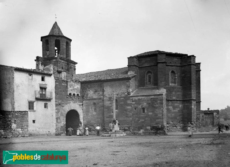 Prades - Església de Santa Maria (Foto: <i>Ferran Damians -Arxiu Fotogràfic Centre Excursionista de Catalunya-</i>, 1890-1900) Prades - Església de Santa Maria