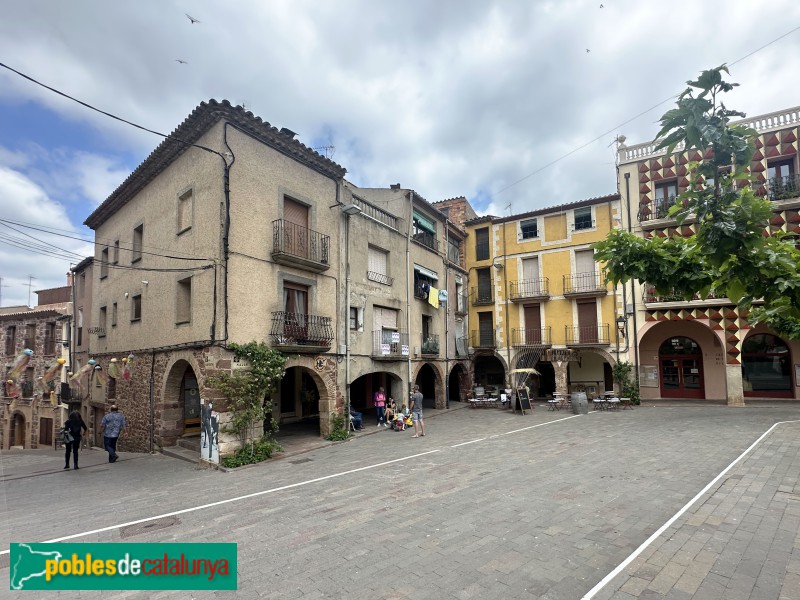 Prades - Plaça Major (Foto: Albert Esteves, 2025) Prades - Plaça Major