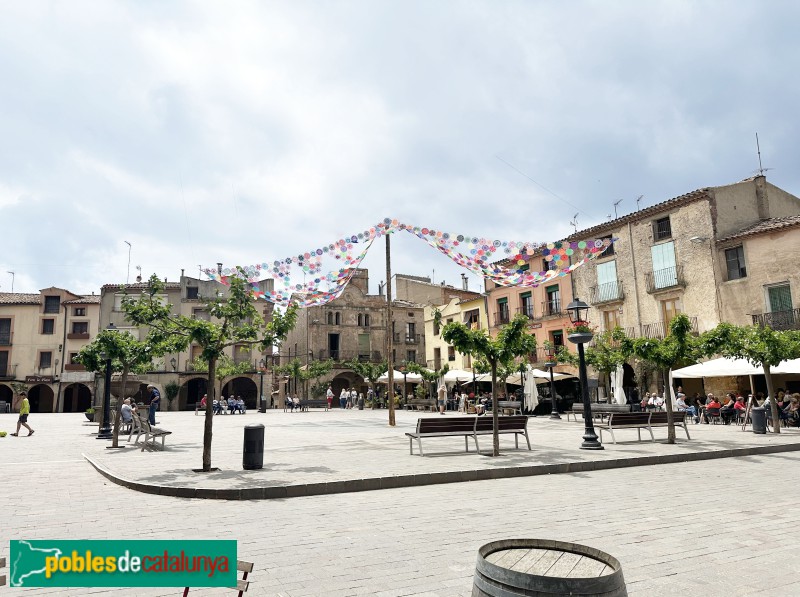 Prades - Plaça Major (Foto: Albert Esteves, 2025) Prades - Plaça Major