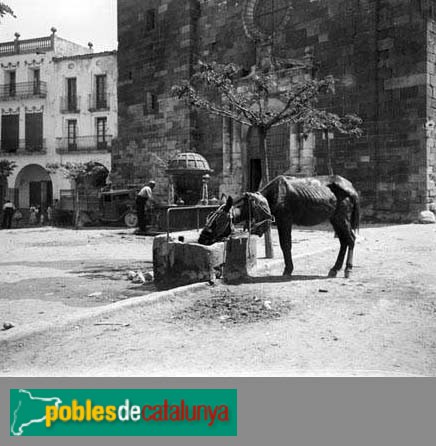 Prades - Plaça Major (Foto: <i>Ernest Mullor -Arxiu Fotogràfic Centre Excursionista de Catalunya-</i>, 1925-36) Prades - Plaça Major