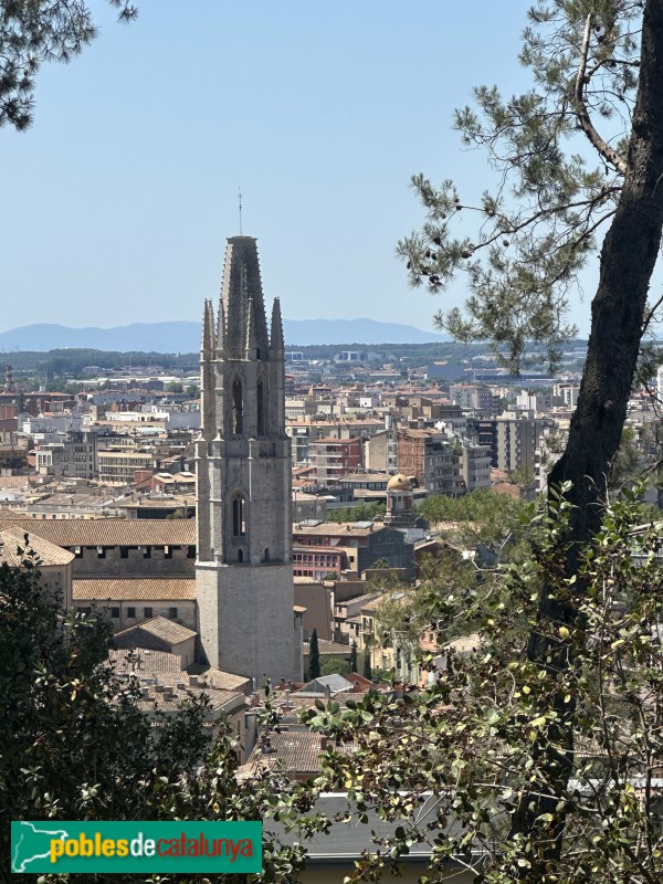 Girona - Església de Sant Feliu. Campanar (Foto: Albert Esteves, 2025) Girona - Església de Sant Feliu. Campanar