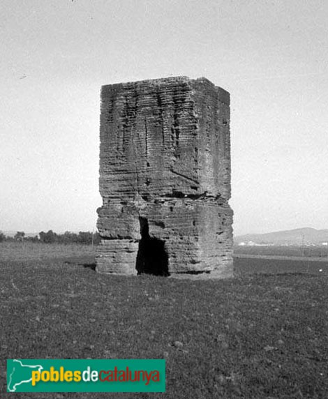 Vilablareix - La Torratxa (Foto: <i>Francesc Blasi -Arxiu Fotogràfic Centre Excursionista de Catalunya-</i>, 1924) Vilablareix - La Torratxa