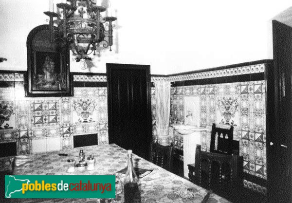 Vilablareix - Can Saüc (Foto: <i>N. Romagós -calaix.gencat.cat</i>, 1983) Vilablareix - Can Saüc