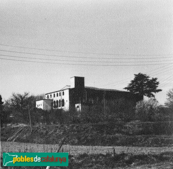 Vilablareix - Can Saüc (Foto: <i>N. Romagós -calaix.gencat.cat</i>, 1983) Vilablareix - Can Saüc