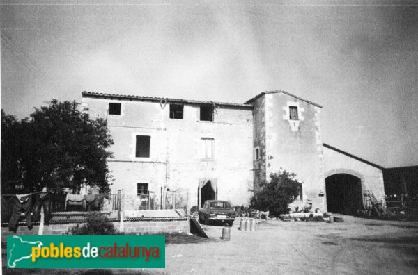 Vilablareix - Can Gruart (Foto: <i>N. Romagós -calaix.gencat.cat</i>, 1983) Vilablareix - Can Gruart