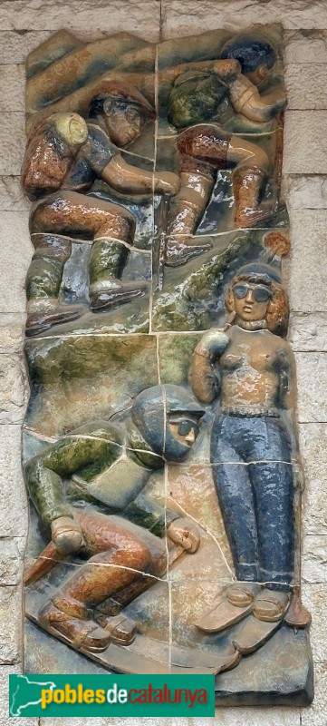 Girona - Bloc d'habitatges La Caixa. Relleu ceràmic