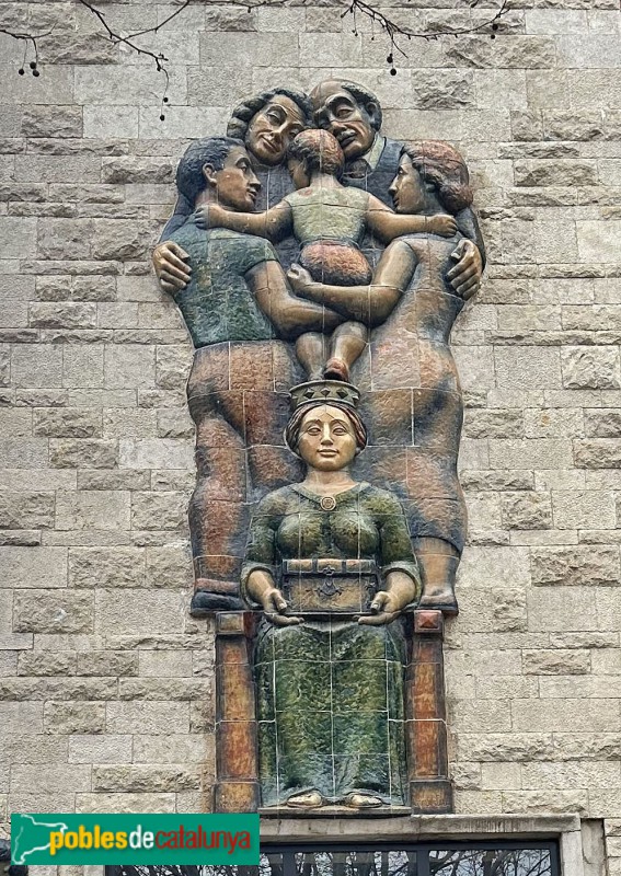 Girona - Bloc d'habitatges La Caixa. Relleu ceràmic