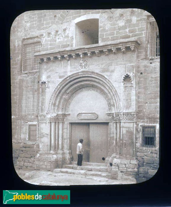 Lleida - Seu Vella. Porta de l'Anunciació (Foto: <i>Anònima -Arxiu Fotogràfic Centre Excursionista de Catalunya-</i>, 1890-1920) Lleida - Seu Vella. Porta de l'Anunciació