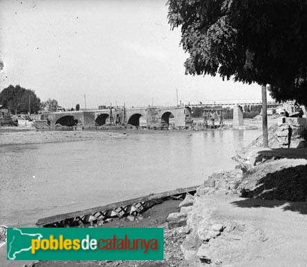 Lleida - Pont Vell (Foto: <i>Josep Massot -Arxiu Fotogràfic Centre Excursionista de Catalunya-</i>, 1908-10) Lleida - Pont Vell