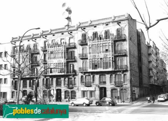 Lleida - Cases Joan Balasch (Foto: J.A.Cobella - J.Salvadór -invarquit.cultura.gencat.cat-, 1983) Lleida - Cases Joan Balasch
