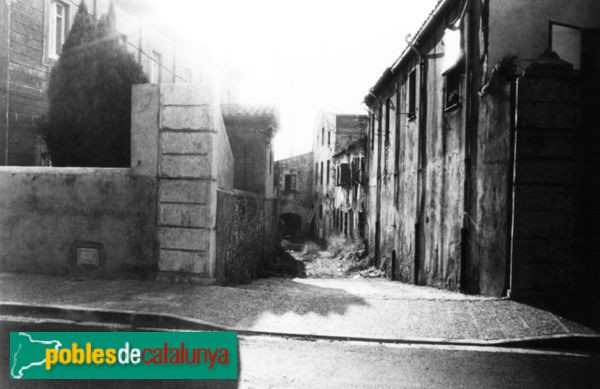 Girona - Molí de la Manola (Foto: Miquel Ferrer -invarquit.cultura.gencat.cat-, 1988) Girona - Molí de la Manola