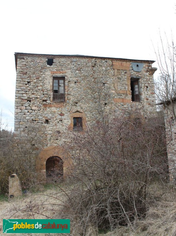 Bellver de Cerdanya - Torre del Cadell (Foto: <i>Fortià Arquitectes -invarquit.cultura.gencat.cat-</i>, 2022) Bellver de Cerdanya - Torre del Cadell