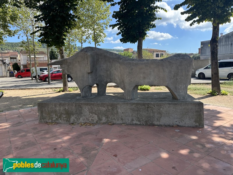 Sarrià de Ter - Escultura El Toro