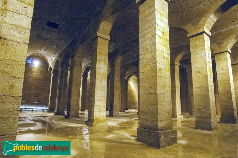 Lleida - Dipòsit del Pla de l'Aigua (Foto: Ecogeo -calaix.gencat.cat-, 2021) Lleida - Dipòsit del Pla de l'Aigua