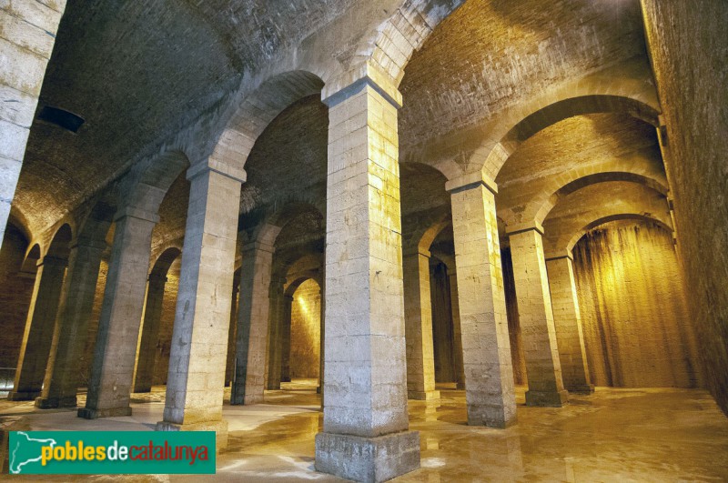 Lleida - Dipòsit del Pla de l'Aigua (Foto: Ecogeo -calaix.gencat.cat-, 2021) Lleida - Dipòsit del Pla de l'Aigua