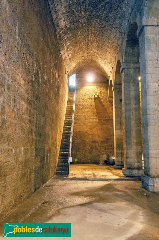 Lleida - Dipòsit del Pla de l'Aigua (Foto: Ecogeo -calaix.gencat.cat-, 2021) Lleida - Dipòsit del Pla de l'Aigua