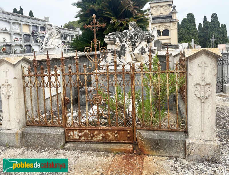 Sant Feliu de Guíxols - Cementiri. Sepulcre Salvi Rabell