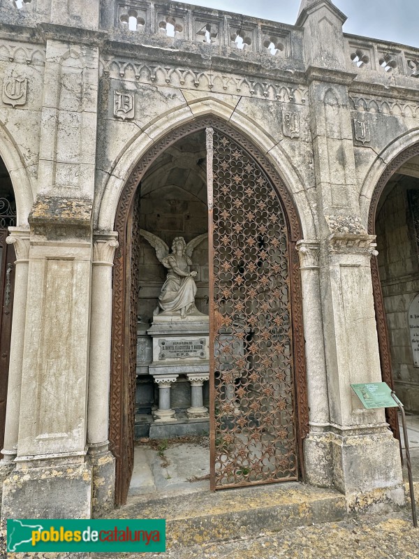 Sant Feliu de Guíxols - Cementiri, Sepulcre-capella Daniel Llagustera