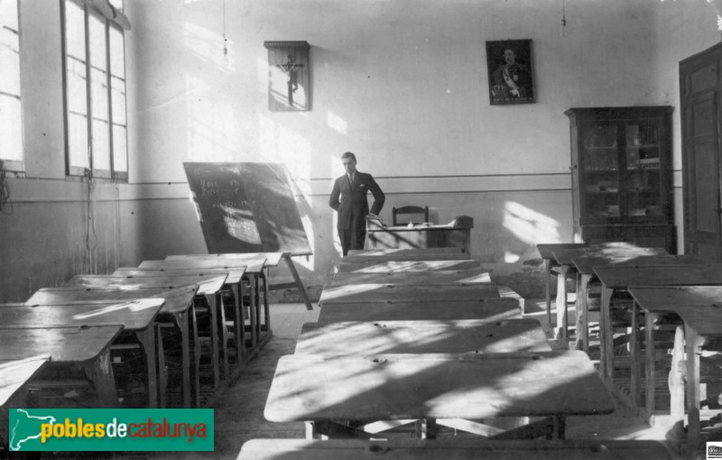 Artesa de Lleida - Una aula de les escoles (Foto: Arxiu Agrupació Cultural la Femosa, 1921) Artesa de Lleida - Una aula de les escoles