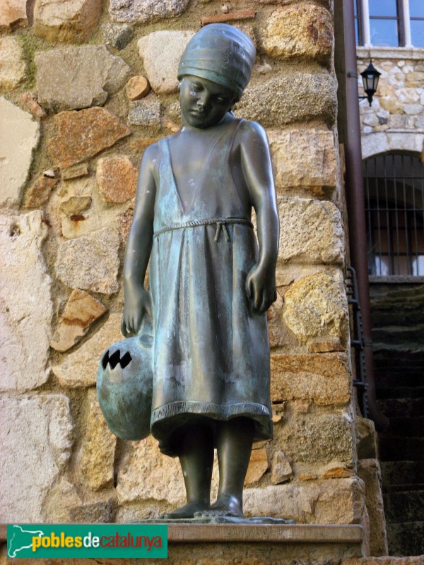 Tossa de Mar - Escultura <i>La nena del càntir</i>