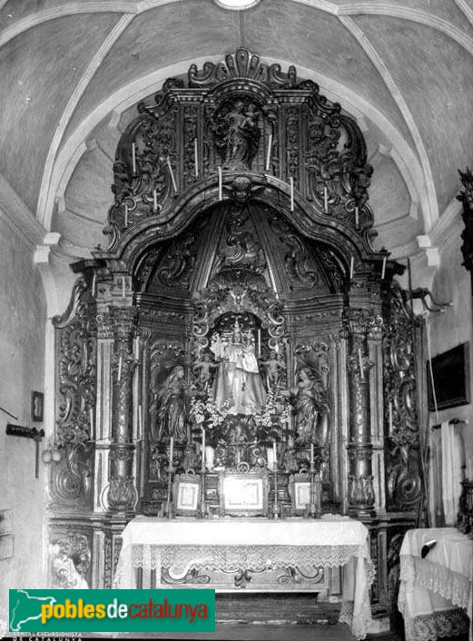 Tossa de Mar - Capella de la Mare de Déu del Socors. Retaule destruït (Foto: Manuel Genovart -Arxiu Centre Excursionista de Catalunya-, 1922) Tossa de Mar - Capella de la Mare de Déu del Socors. Retaule destruït