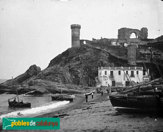 Tossa de Mar - Muralles (Foto: <i>Joaquim Morelló - Arxiu Centre Excursionista de Catalunya-</i>, 1900-1926) Tossa de Mar - Muralles