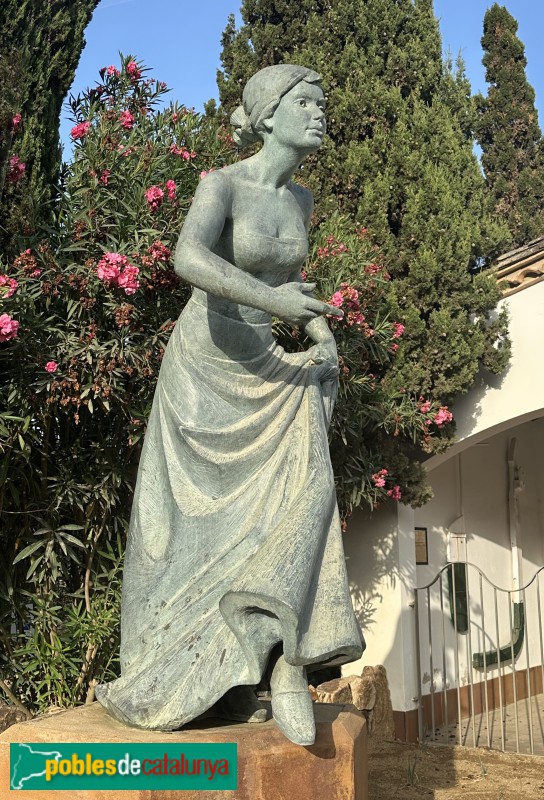 Lloret de Mar - Monument <i>A l'obrera de Santa Cristina</i>
