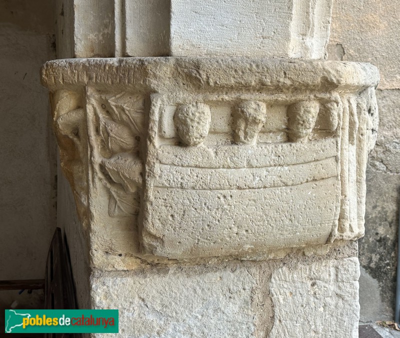 Monestir de Poblet - Porteria. Capitell (Foto: Albert Esteves, 2025) Monestir de Poblet - Porteria. Capitell