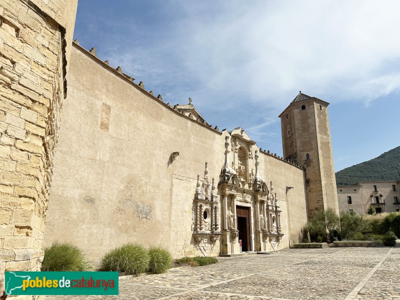 Monestir de Poblet - Façana de l'església (Foto: Albert Esteves, 2025) Monestir de Poblet - Façana de l'església