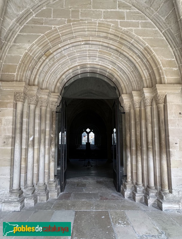 Monestir de Poblet - Porta de la Sala capitular (Foto: Albert Esteves, 2025) Monestir de Poblet - Porta de la Sala capitular
