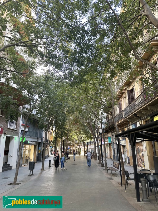 Barcelona - Carrer Rogent (Foto: Albert Esteves, 2025) Barcelona - Carrer Rogent