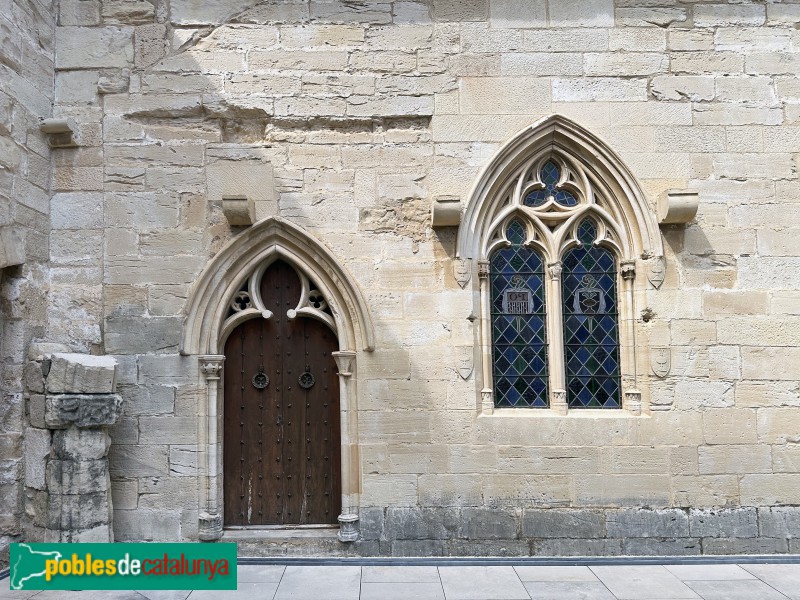 Monestir de Poblet - Claustre. Porta de l'Antiga Sala de Comptes