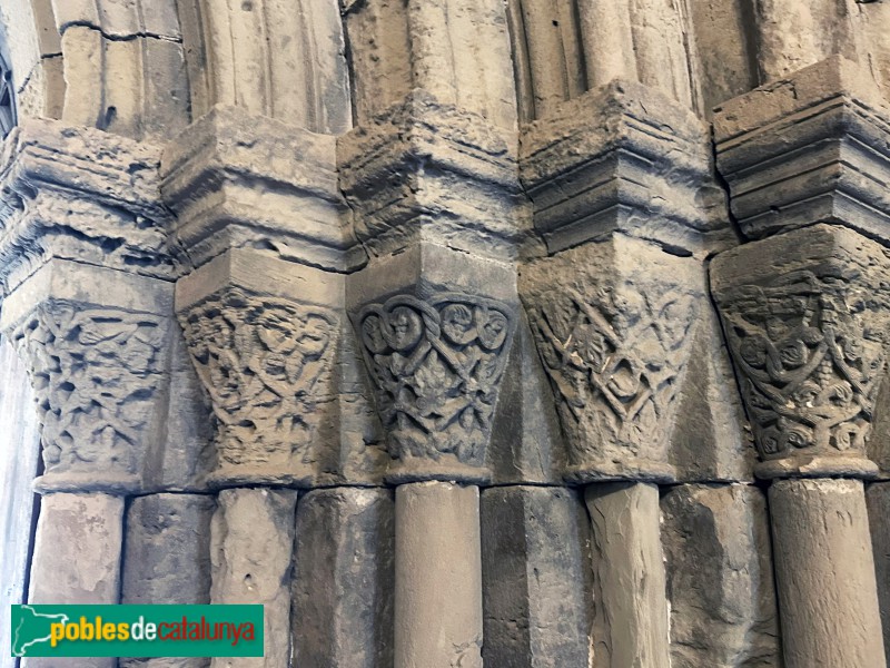 Monestir de Poblet - Porta del claustre