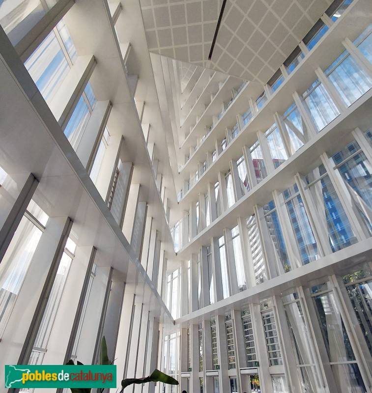 Barcelona - Edifici Diagonal 0-0 (Torre Telefònica) (Foto: Sergi Suárez, 2025) Barcelona - Edifici Diagonal 0-0 (Torre Telefònica)