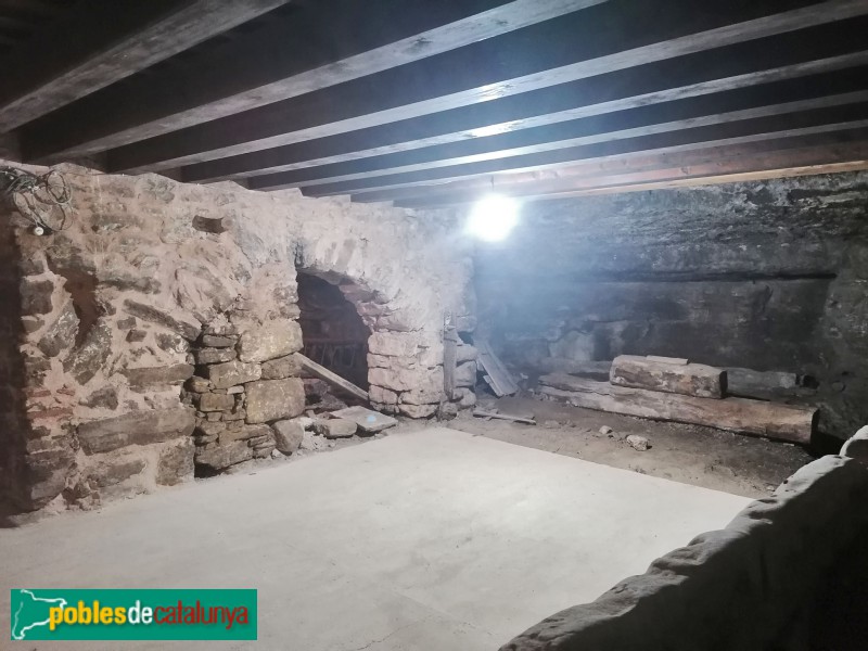 Castellcir - Mas d'Esplugues (Foto: Valentí Pons, 2025) Castellcir - Mas d'Esplugues