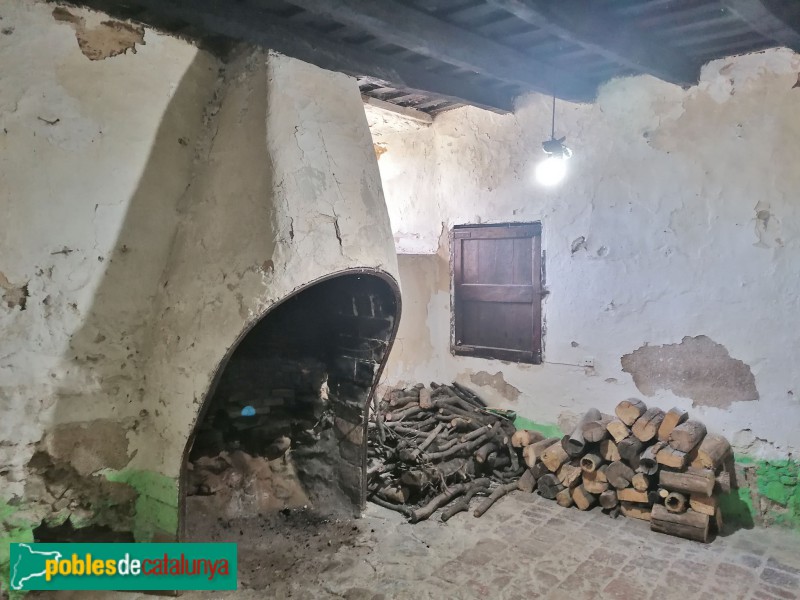 Castellcir - Mas d'Esplugues (Foto: Valentí Pons, 2025) Castellcir - Mas d'Esplugues