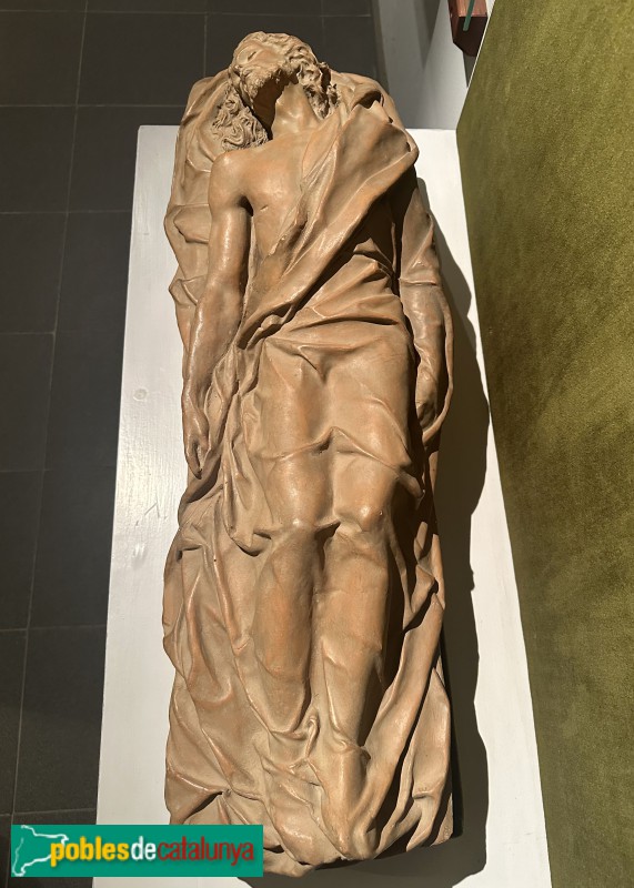 Montblanc - Museu Marès. Crist jacent (Agapit Vallmitjana, terracota, c1872) (Foto: Albert Esteves, 2025) Montblanc - Museu Marès. Crist jacent (Agapit Vallmitjana, terracota, c1872)