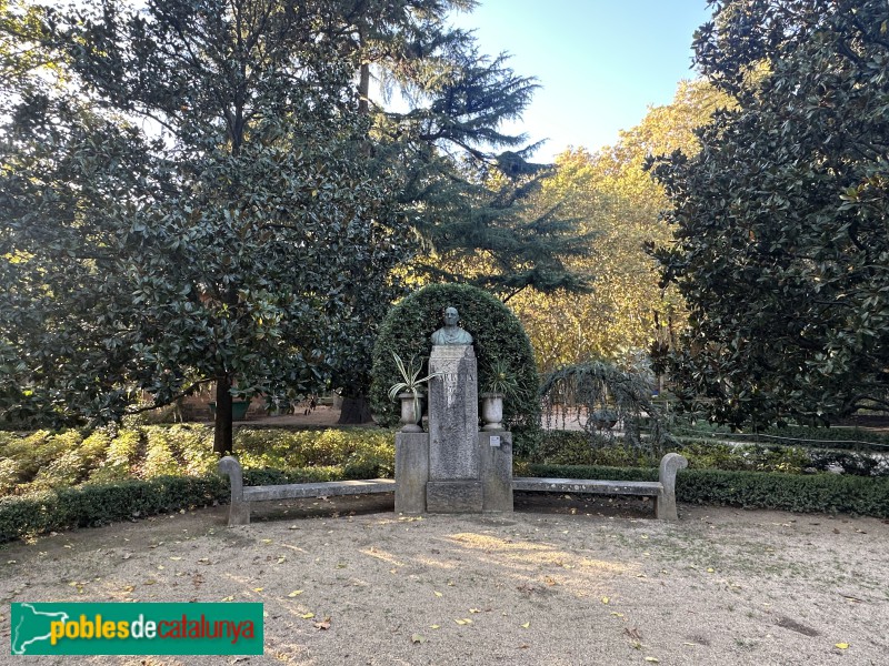 Girona - Monument a Juli Garreta