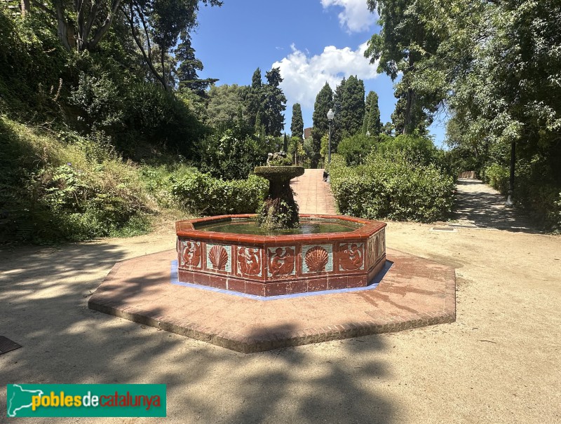 Barcelona - Jardins de Laribal, font de ceràmica