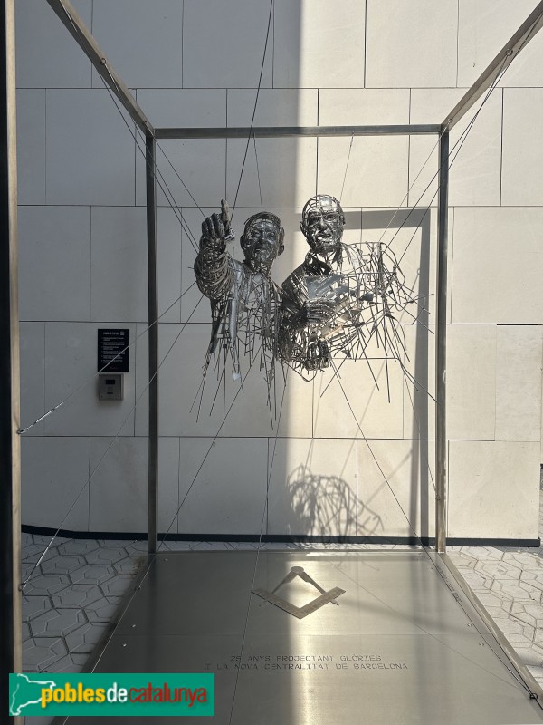 Barcelona - Escultura <i>Homenatge a Carlos Martínez & Jos Galán</i>