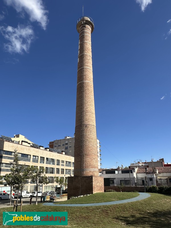 Terrassa - Fàbrica SAPHIL. Xemeneia