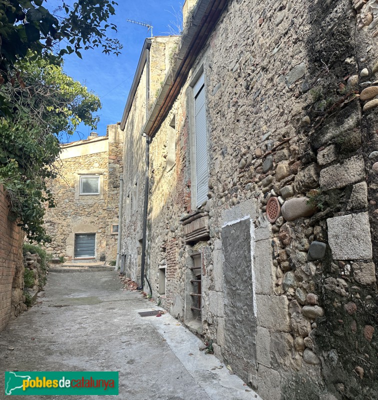 Cervià de Ter - Muralla (Foto: Albert Esteves, 2025) Cervià de Ter - Muralla