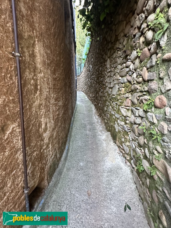 Cervià de Ter - Muralla (Foto: Albert Esteves, 2025) Cervià de Ter - Muralla