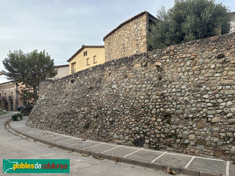 Cervià de Ter - Muralla (Foto: Albert Esteves, 2025) Cervià de Ter - Muralla