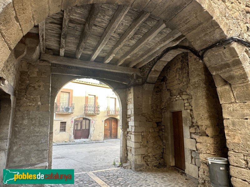 Cervià de Ter - Arc del Portal (Foto: Albert Esteves, 2025) Cervià de Ter - Arc del Portal