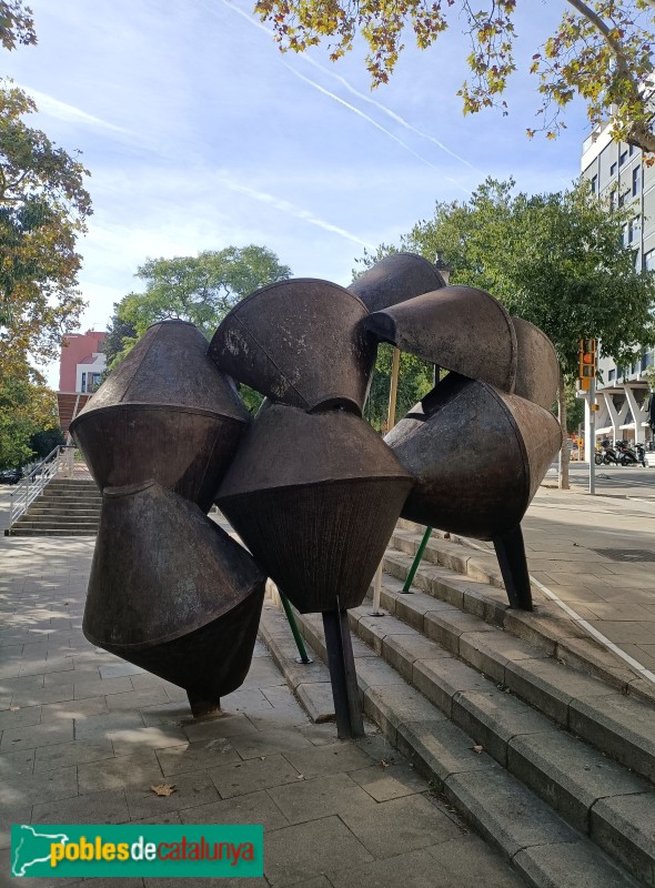 Barcelona - Escultura <i>Llar per a la tortuga dels vuit anells</i>