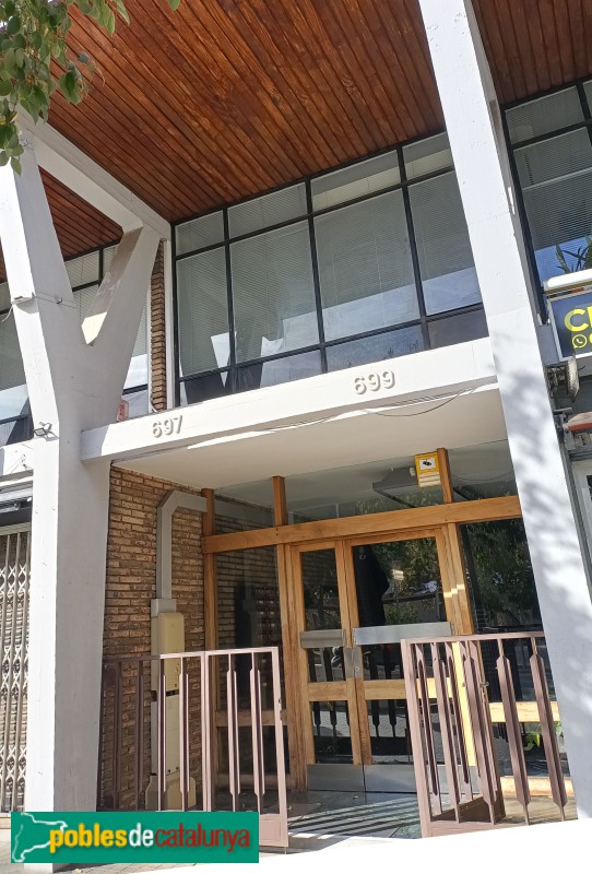 Barcelona - Còrsega, 697 (Foto: Anna Corcoll, 2025) Barcelona - Còrsega, 697