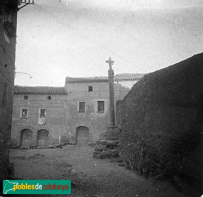 Sudanell - Creu del carrer Major